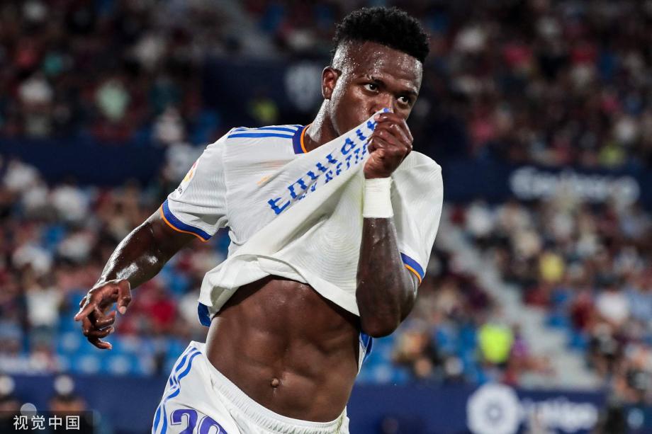 JDG 3-1击败WBG，晋级冒泡赛最后一轮！xun猛如战神，scout状态回暖