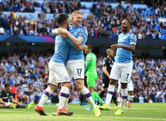 里程碑！库里父子超科赶詹历史第二 3分失准勇三崩再现